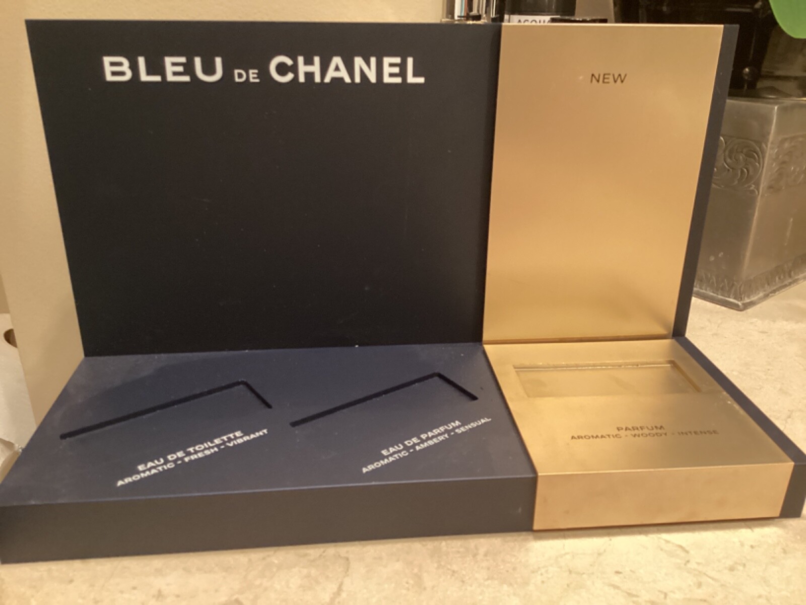 Bleu de Chanel Store Display mint Condition 13×7.9×5