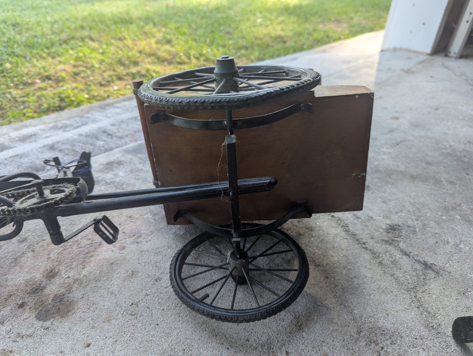 Rare HTF Metal & Wood Decorative Vintage Ice Cream 3 Wheel Bicycle n Cart+ Man