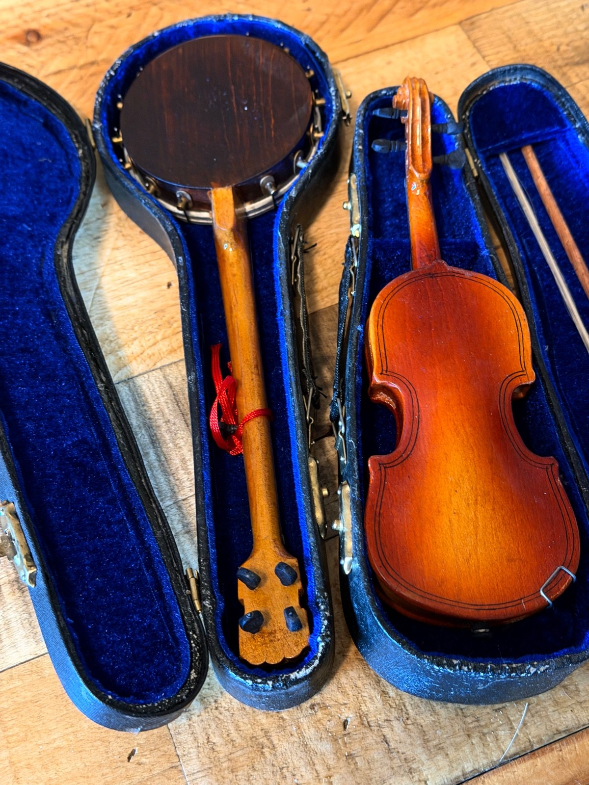 Authentic Models Miniature Instrument Lot Guitar Viola Banjo Violin 4 Pc w/Cases
