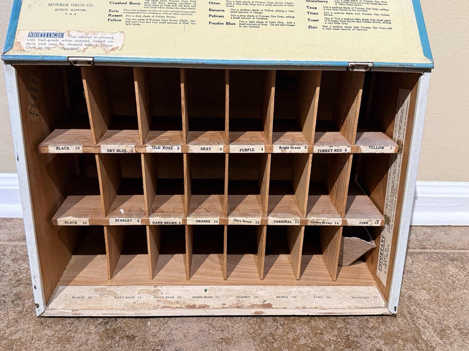 PUTNAM DYES Original Advertising Display ANTIQUE Store Metal Box Wood Dividers