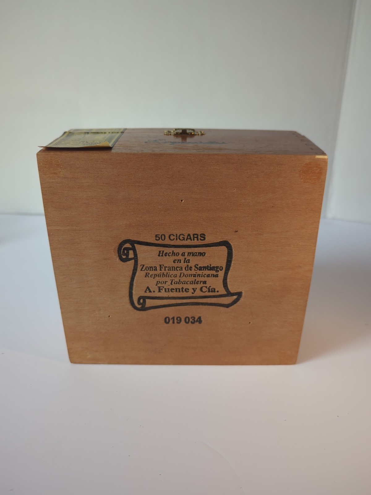 Arturo Fuente Wooden Empty Cigar Box – Cuban Corona 7x7x3 BB #533