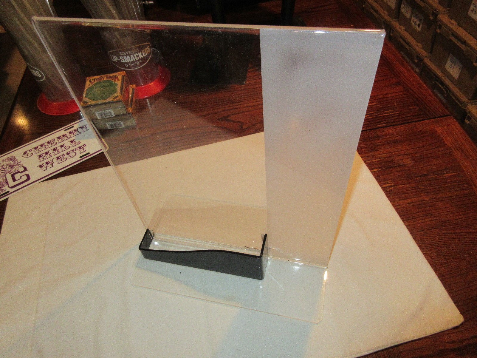 Sign/Flyer Display Unit , Pamphlet Holder , Plexi Glass , 17″X13″ X8″ , Vintage