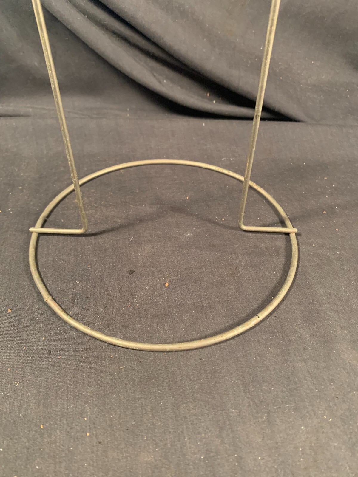 Vintage Metal Clip Wire Countertop Display Rack Store Display 6.5″ by 11.5″