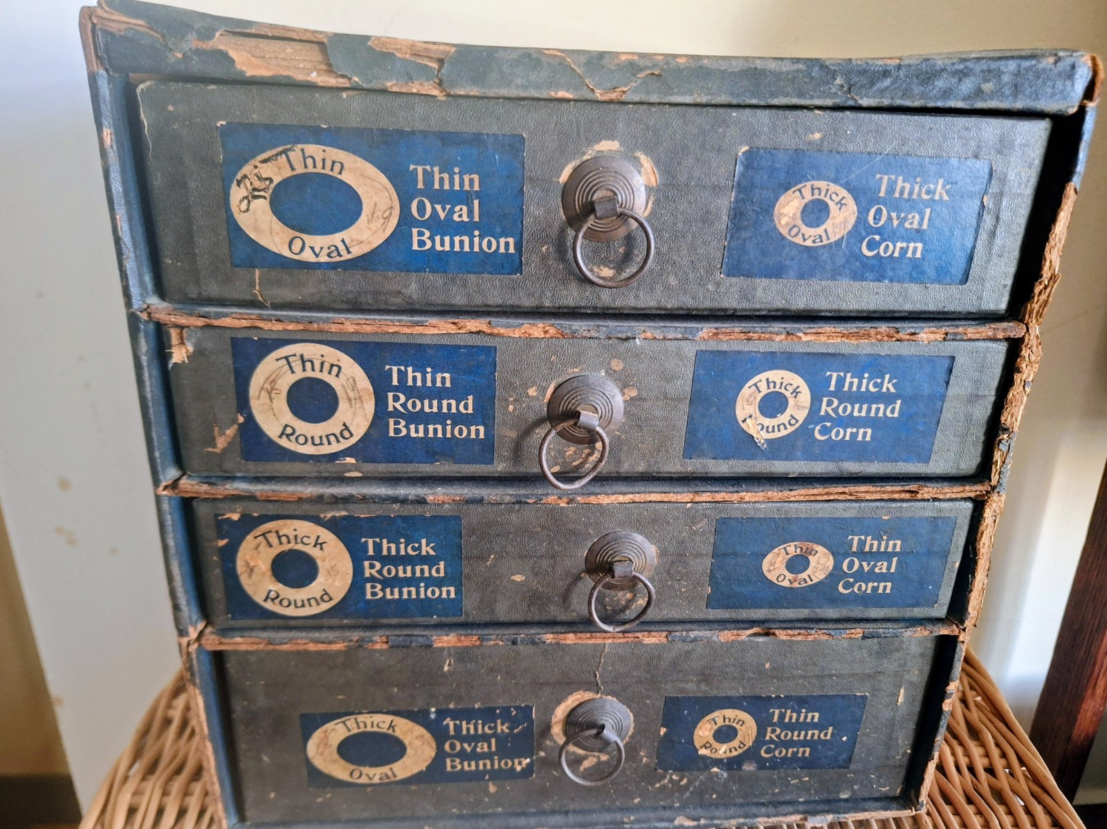 EARLY 1900S JOHNSON & JOHNSON CORN & BUNION CABINET GENERAL STORE DISPLAY EX!!