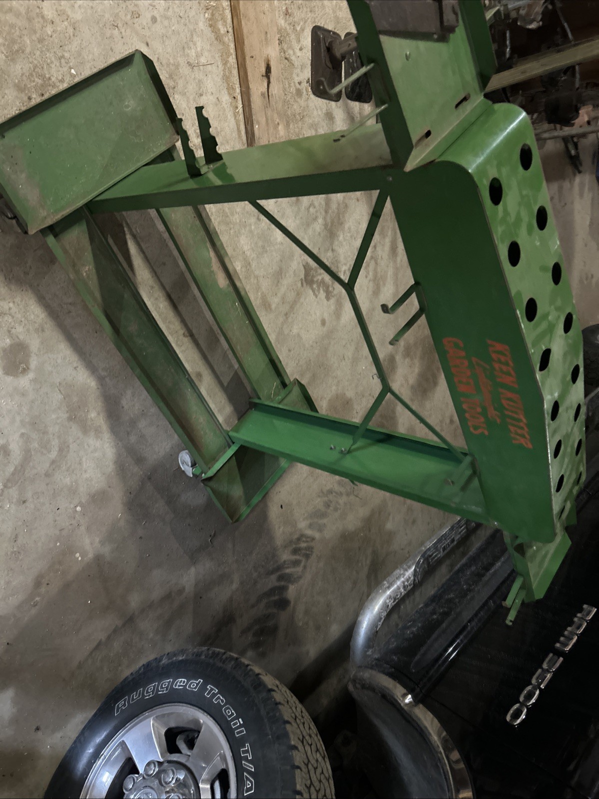 Keen Kutter Lightweight Garden Tool Display