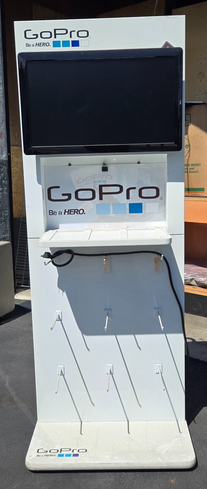 GoPro Be A Hero Retail Display Stand / Kiosk w/ LCD SCREEN WORKS LOW PRICE