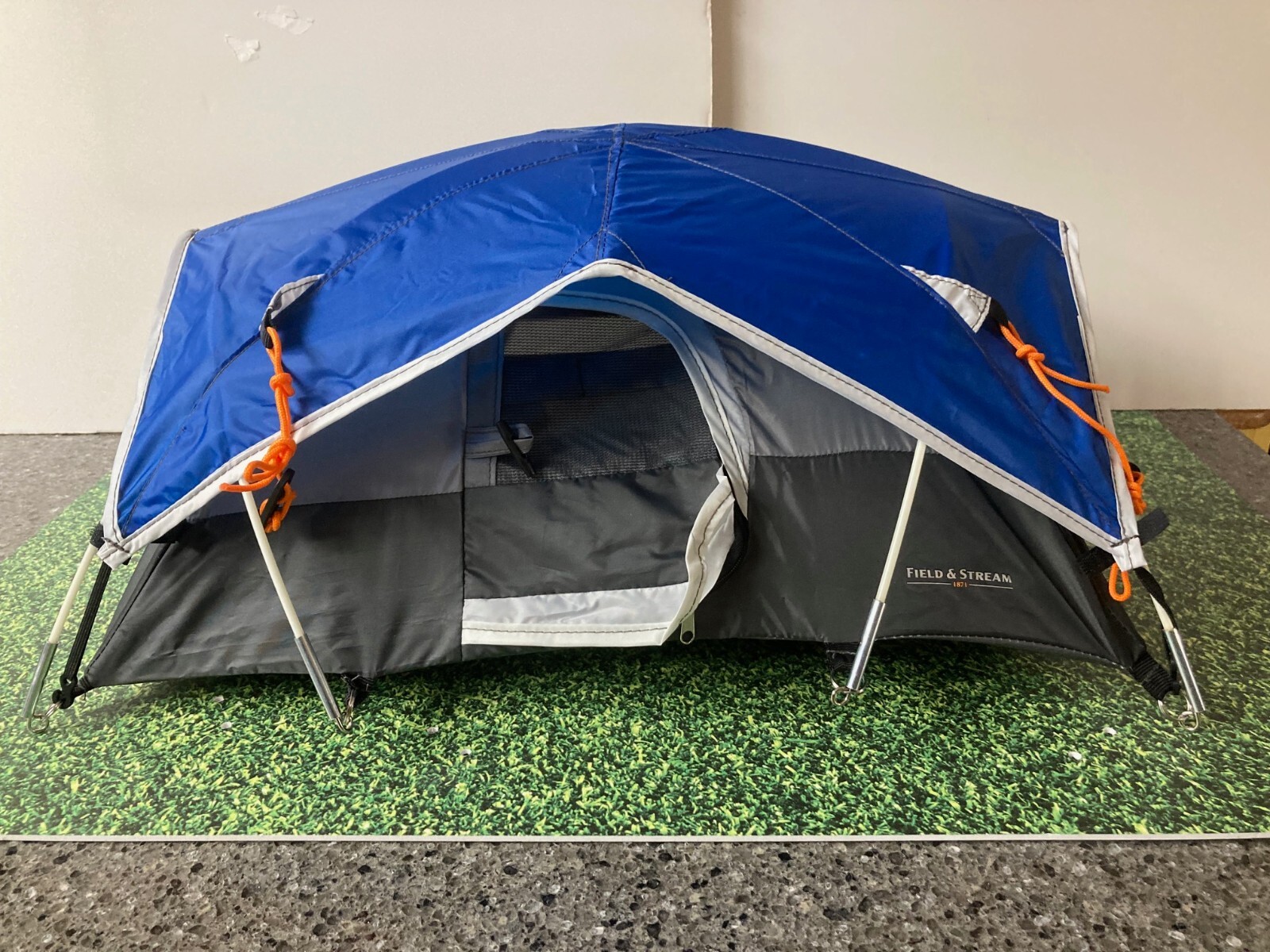 Field and Stream Tent – Store Display Salesman Sample “New” Never Displayed
