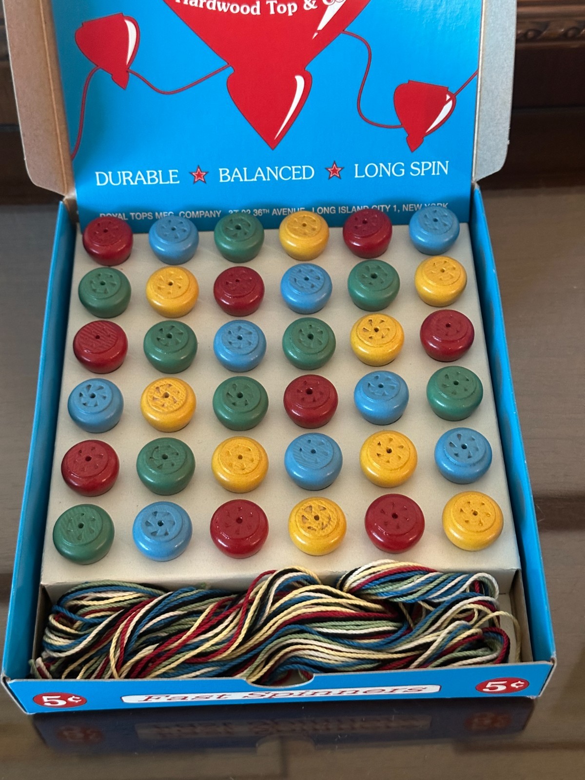 ROYAL TOPS WOOD TOY SPINNERS NOS DIME STORE COUNTER DISPLAY RARE COLORFUL NEW 36