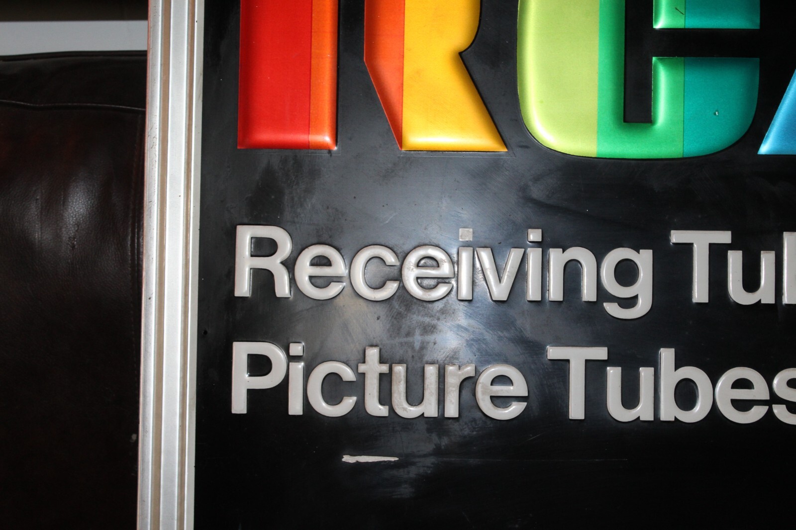 RARE 1960s RCA PICTURE TUBES COLOR TV SERVICE EMBOSSED PAINTED METAL DEALER SIGN