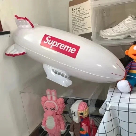 Supreme Inflatable Blimp FW17 Red White Big Logo Display Accessory 2017 NWT