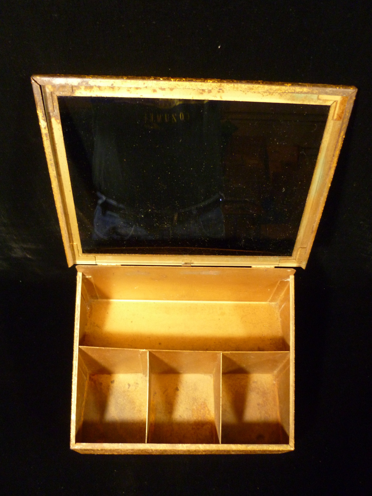 DAVOL NIPPLES & BOTTLE CAPS COUNTER TOP ADVERTISING PRODUCT DISPENSER CIRCA 1920