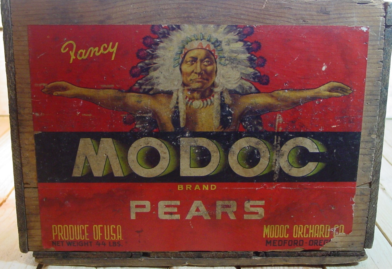 Vintage MODOC BRAND PEARS Crate w/ American Indian Logo Modoc Orchards Co Oregon
