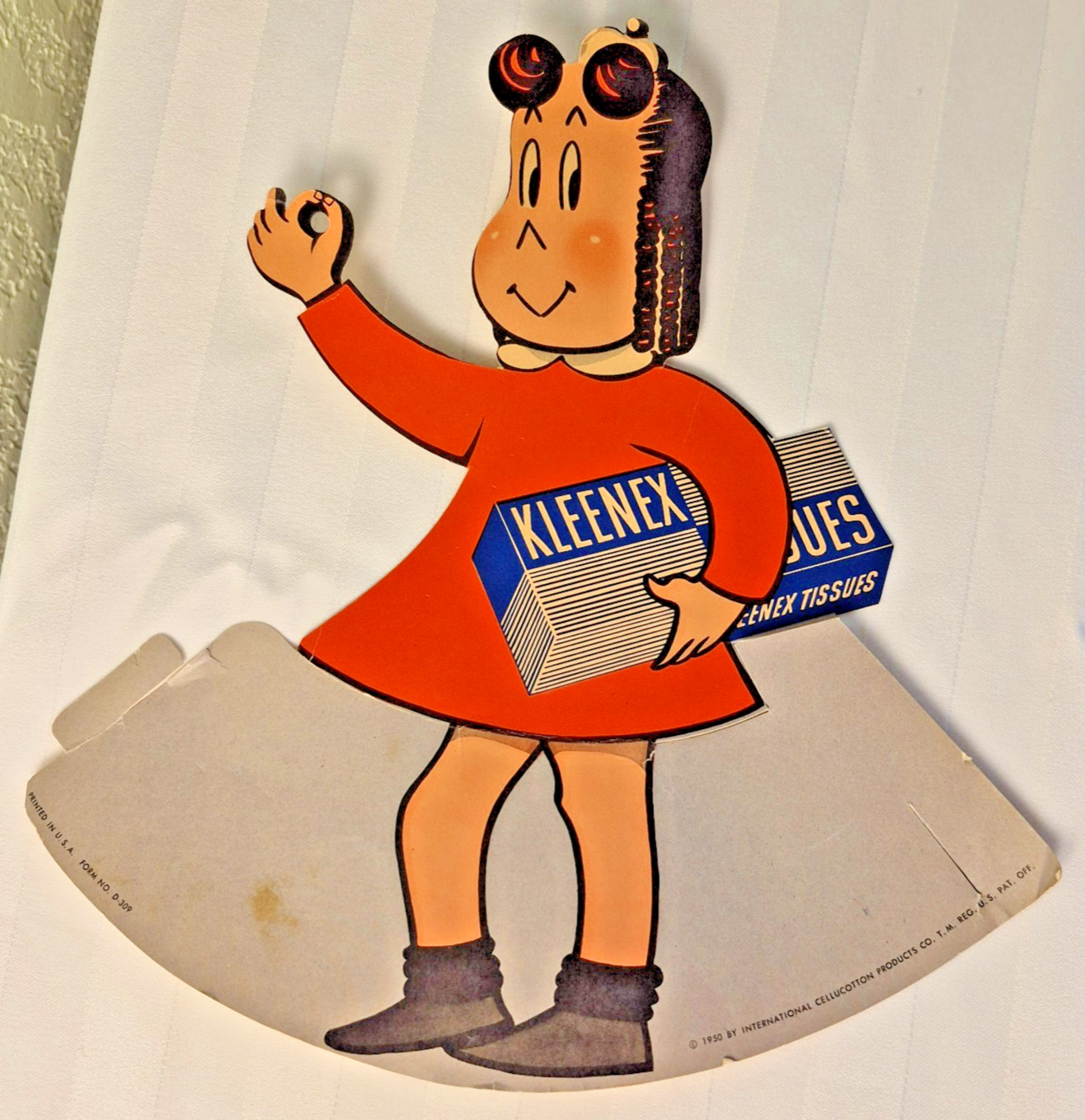 1950 LITTLE LULU TISSUES CARDBOARD STORE COUNTER ADVERTISING PIECE 10″