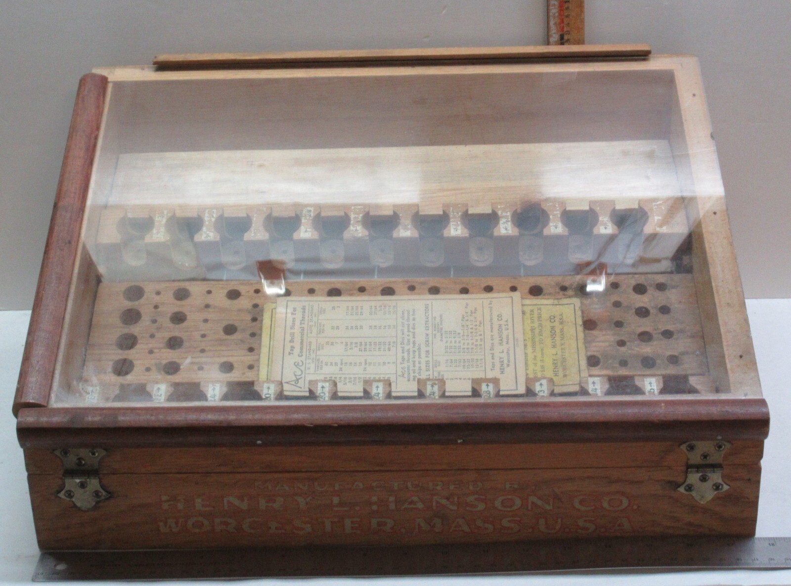 Vintage Henry Hanson Co. Tap & Die – Original Display Case/Box -W/ Cards