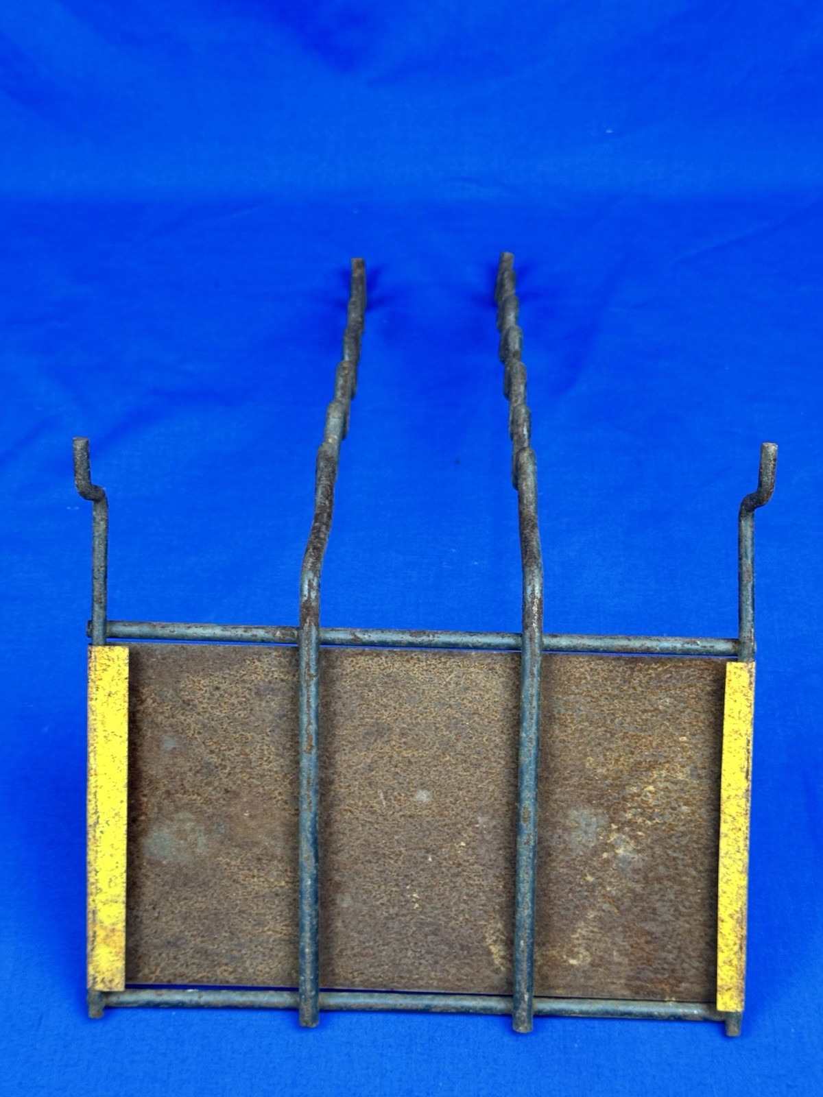 Vintage TRUE TEMPER TOOLS Display for Pegboard, Ribbon Wire Rests, 12″L
