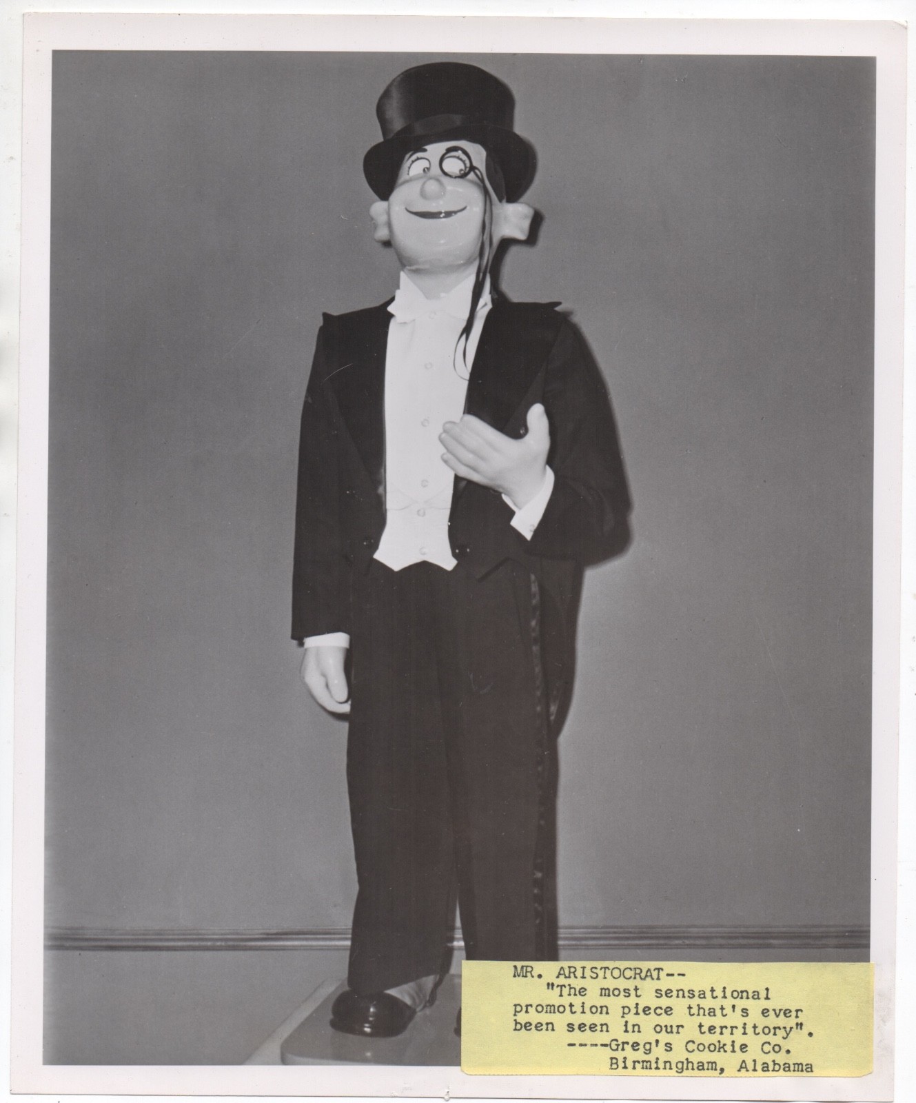 1962 Photo Happy Huckster Aristocrat Figural Store Display Mealey Corp SF CA 6)