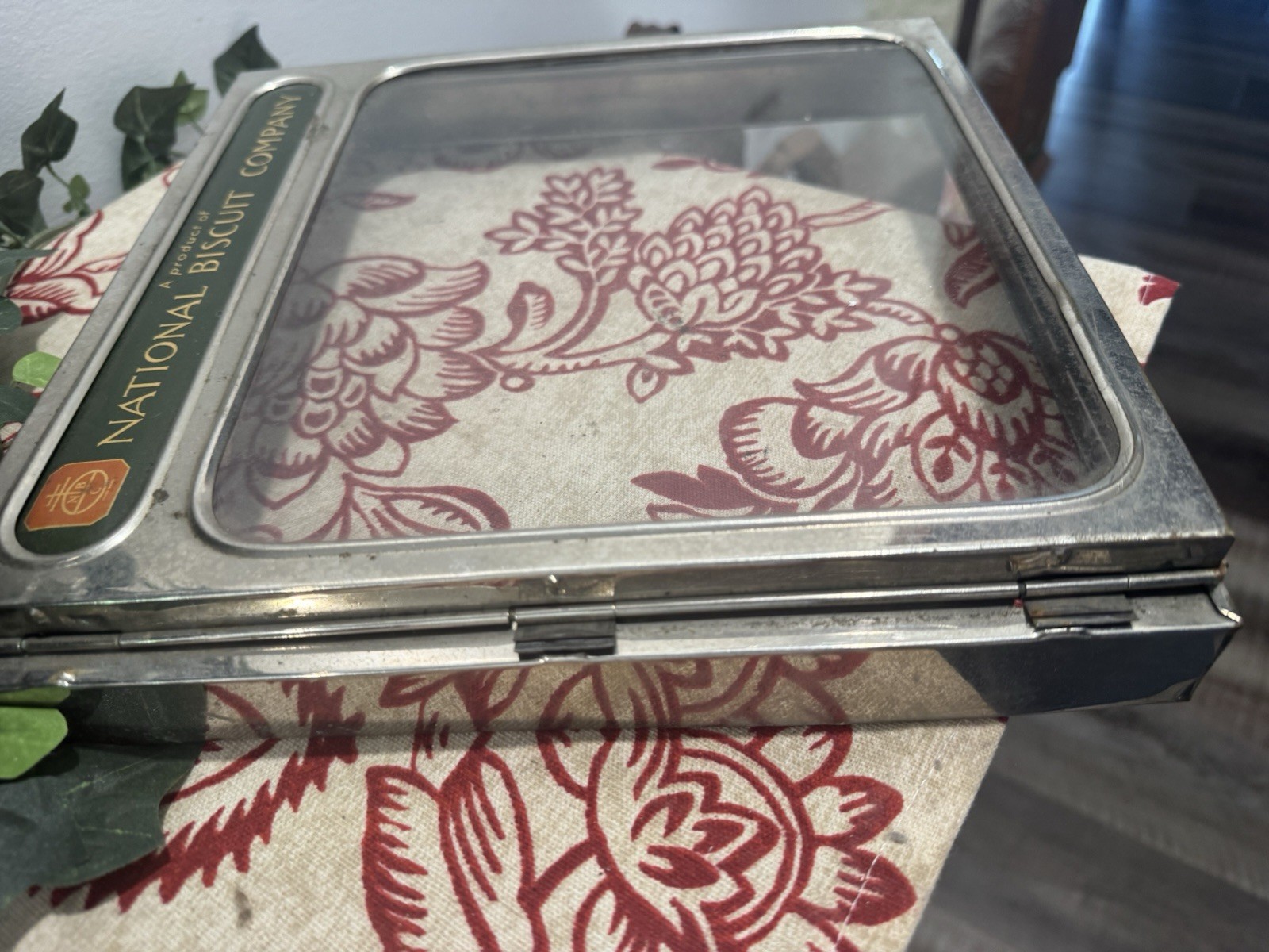 National Biscuit Company Glass Display Cover