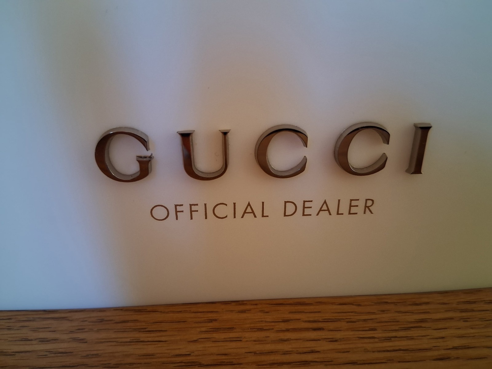 NEW GUCCI OFFICIAL DEALER SUNGLASSES & EYEGLASSES DISPLAY, PLAGUE MADE IN ITALY