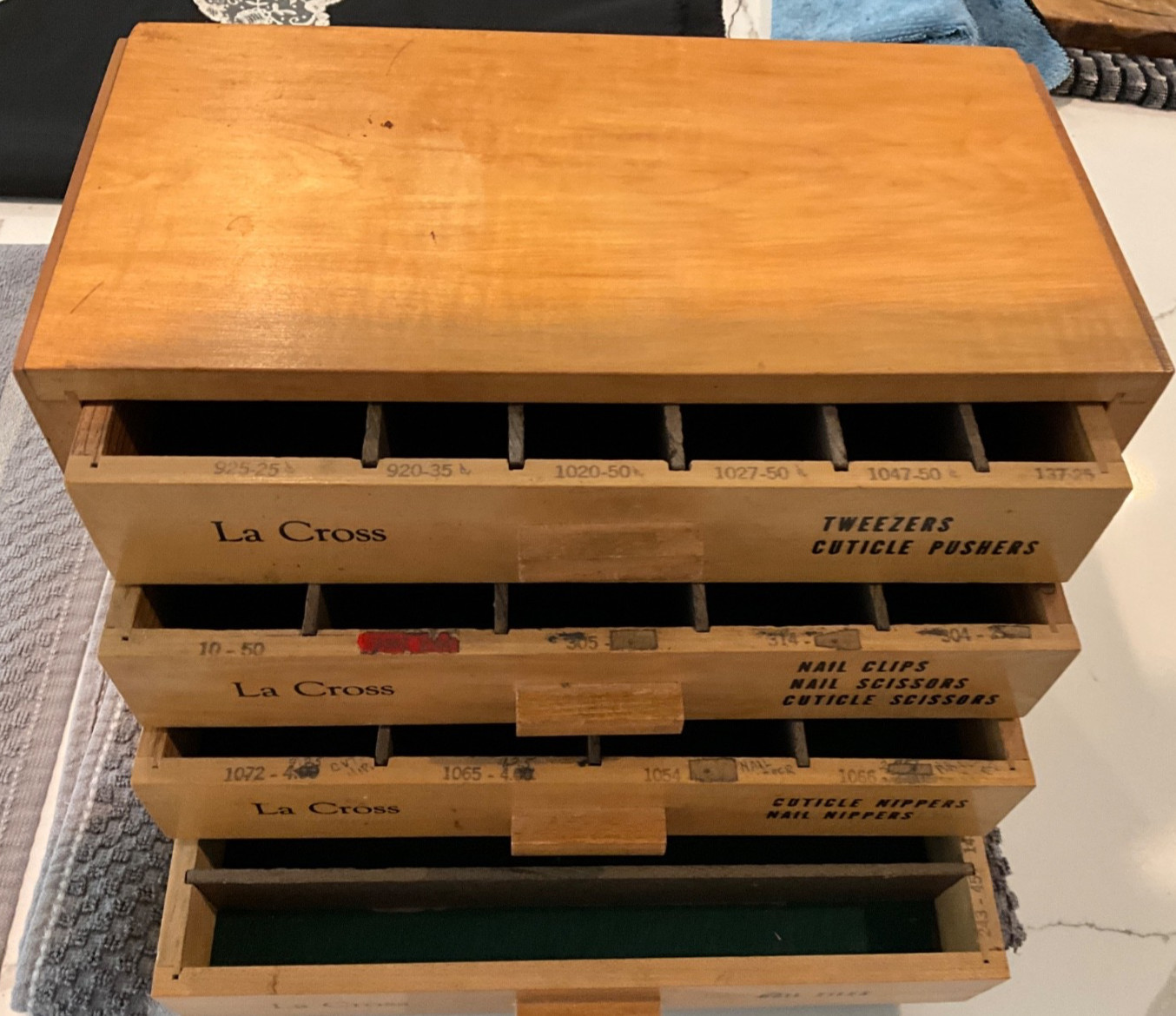 VTG. “La Cross” Beauty Shop /Wood Store-DISPLAY/4-DRAWERS & COUNTER CABINET