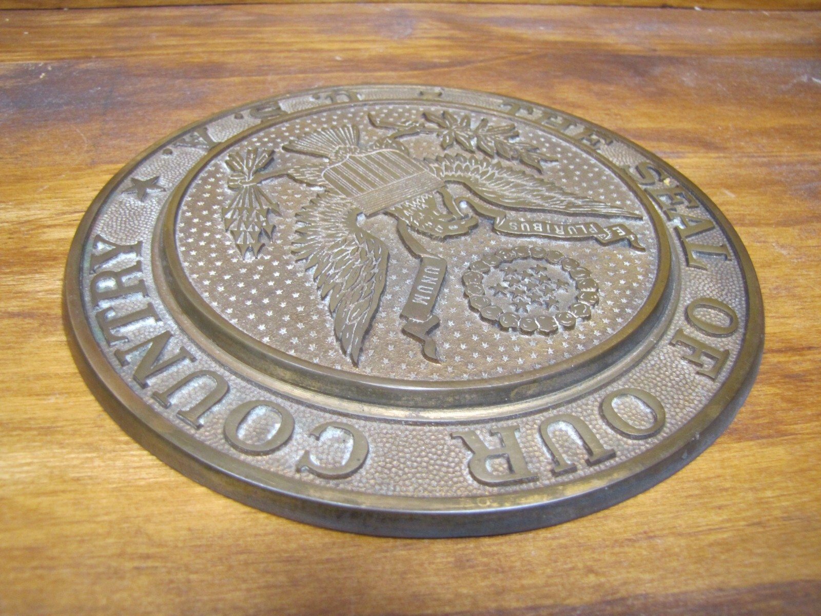 THE SEAL OF OUR COUNTRY USA Brass Plaque Medallion Ad Sign Spread Winged Eagle