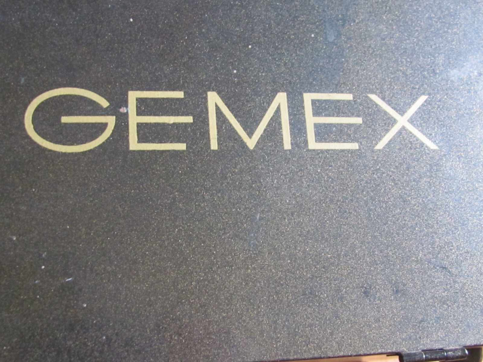 VINTAGE STORE COUNTER METAL CASE LEATHER BY GEMEX WATCH BAND
