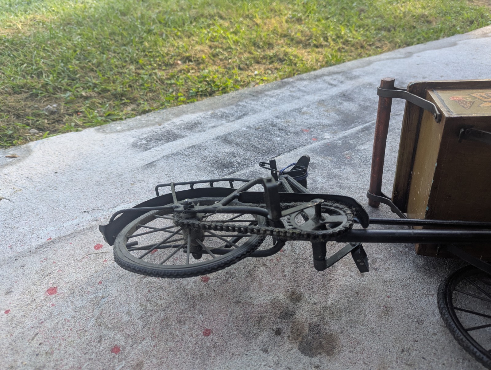 Rare HTF Metal & Wood Decorative Vintage Ice Cream 3 Wheel Bicycle n Cart+ Man