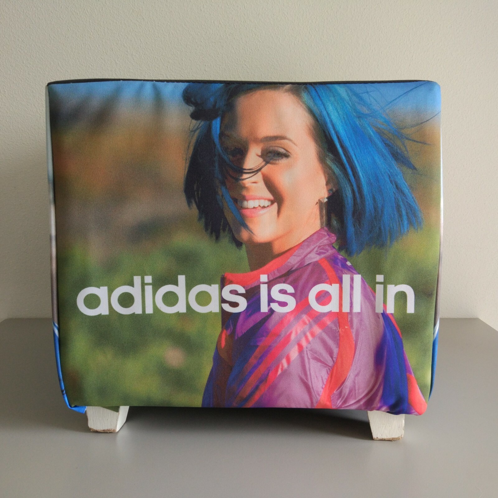 Adidas Pouf Adidas Is All In 2011 Vintage Torsion Rare Display ZX 8000 4000 OG