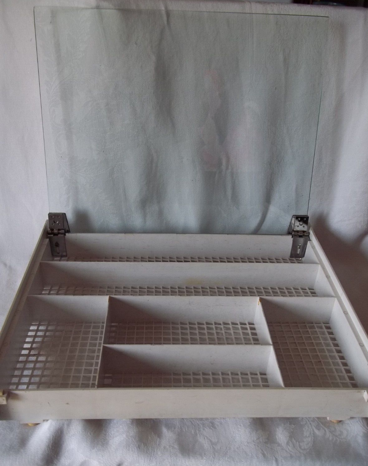Vintage GILLETTE STORE COUNTERTOP RAZOR DISPLAY CASE With Glass Top 2.5”x14x17”