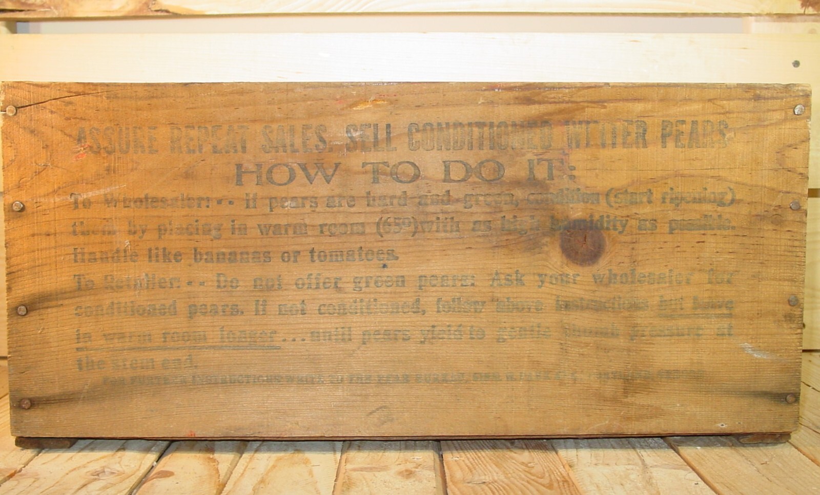 Vintage MODOC BRAND PEARS Crate w/ American Indian Logo Modoc Orchards Co Oregon