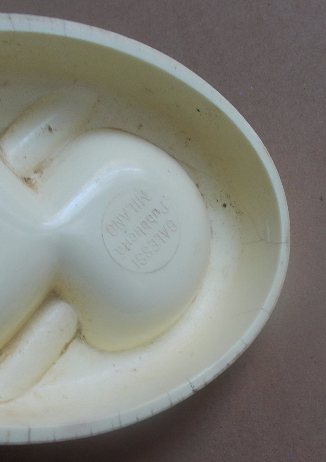 APERITIF_CAMPARI_ADVERTISING ORNAMENT_OVAL MODEL_ASHTRAY_GALASSES
