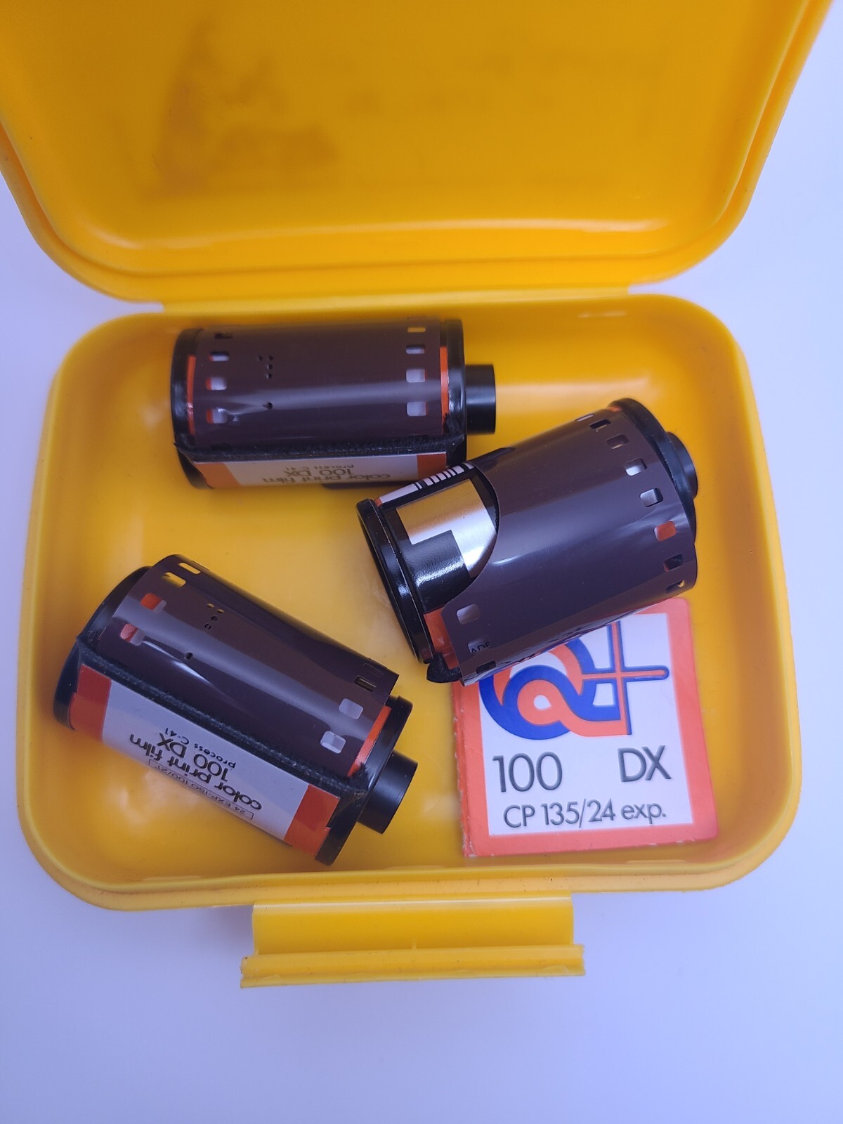 Kodak 35mm Film Yellow Plastic Storage Container Case Camera CP 135-24