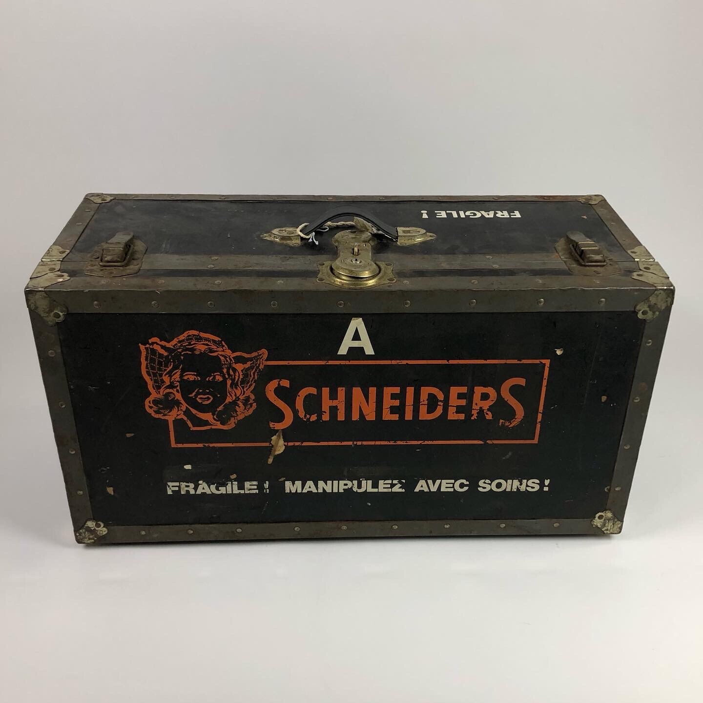 Antique Schneider’s Trunk (Made in Quebec, Canada) – Marked Fragile