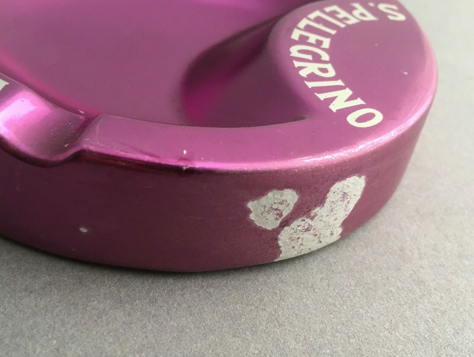 S.PELLEGRINO LEMONADE BITTER ORANGE ASHTRAY ALUMINUM ANODIZED PURPLE ’70