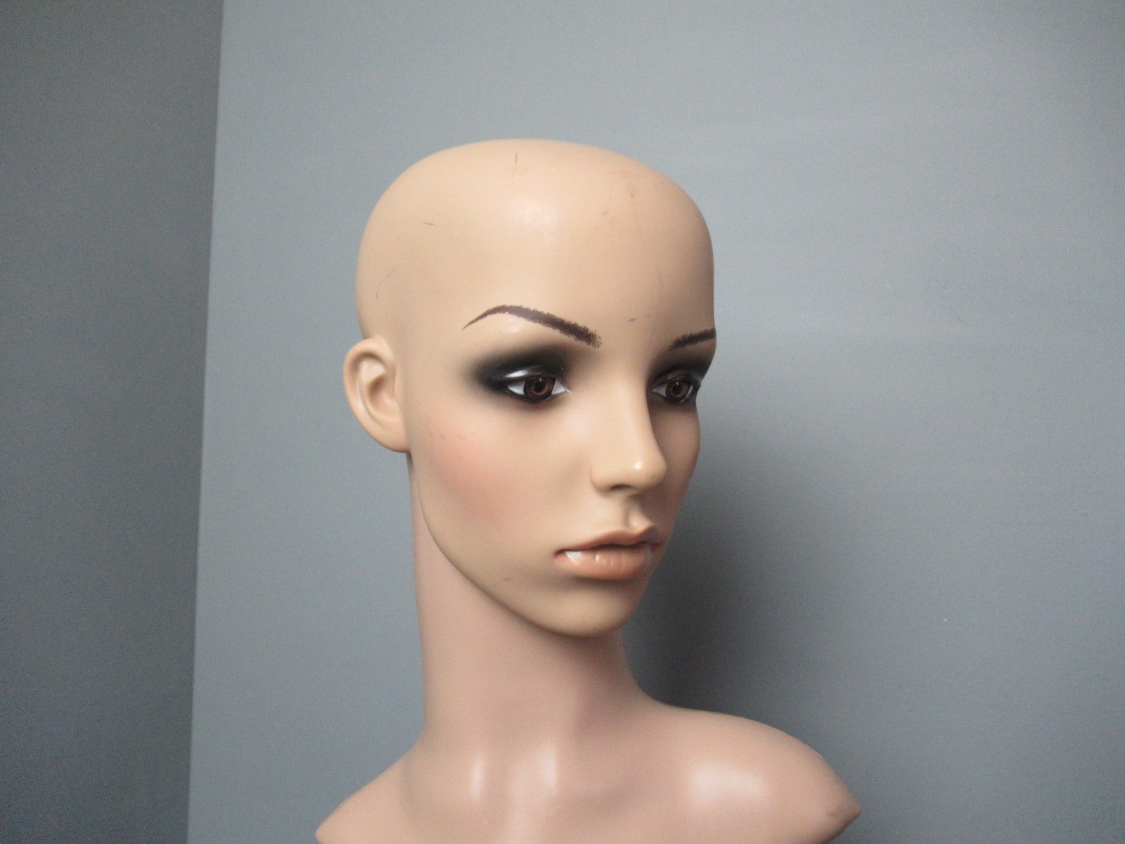 Hard Plastic Woman’s Head & Shoulders to Display Hats & Wigs – 20″ tall – 263