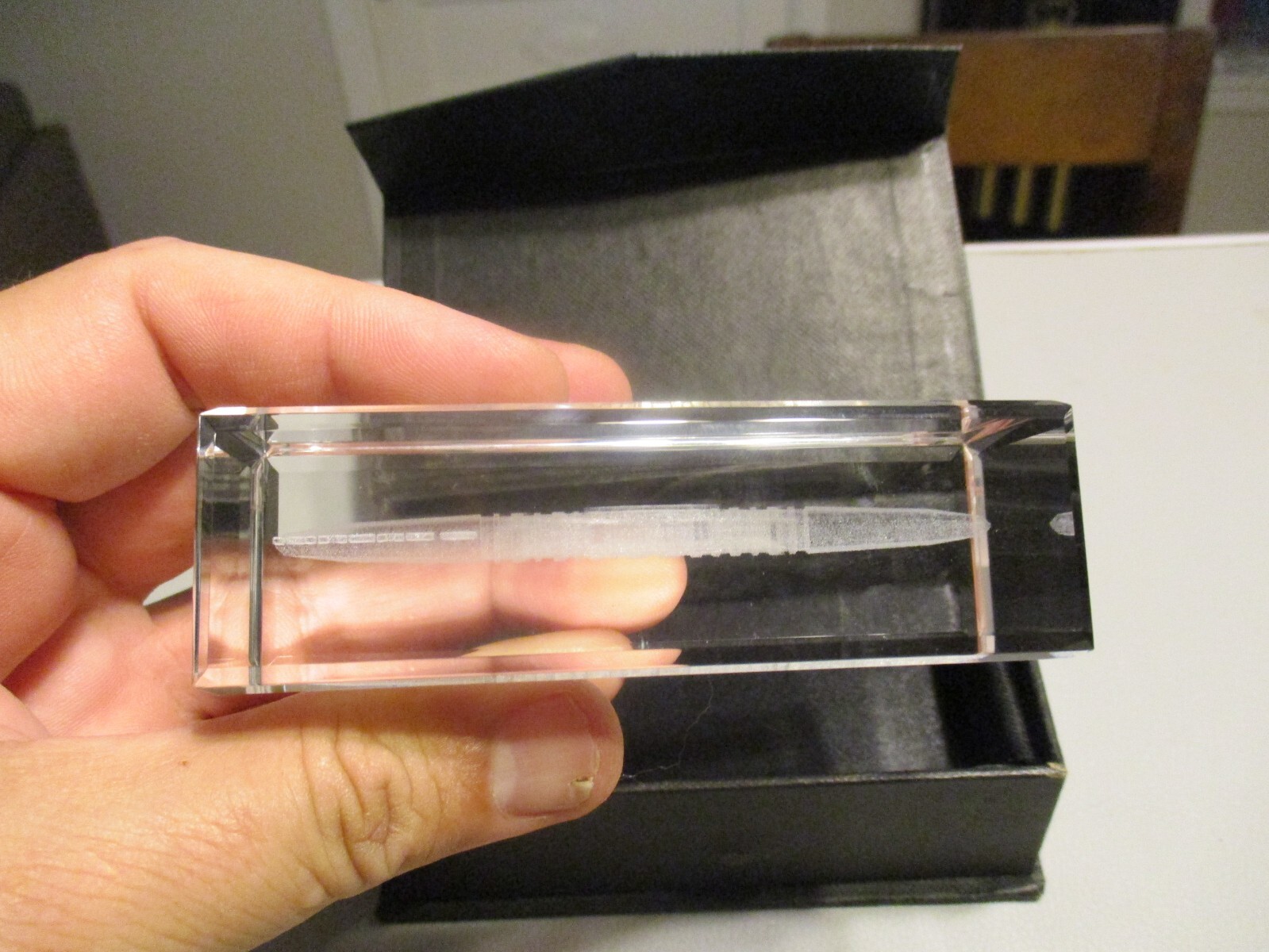 BOULEVARD SUZUKI PROMO GLASS DESK DEALER AWARD PAPERWEIGHT IN DISPLAY BOX L.E.