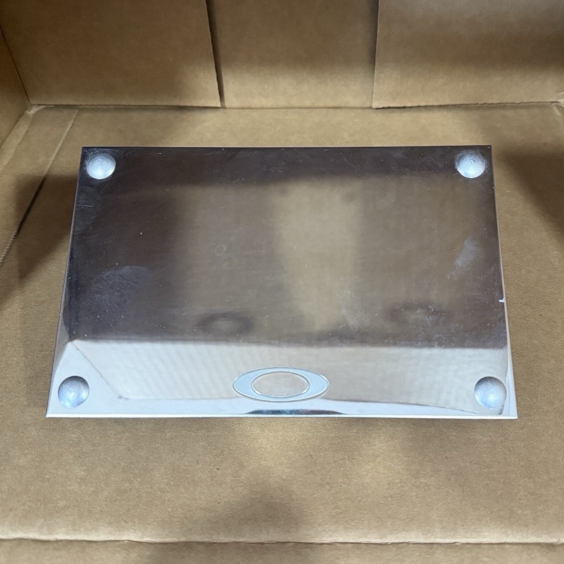 Silver Metal Store Display Stand with Rubber Feet for Retail Merchandising