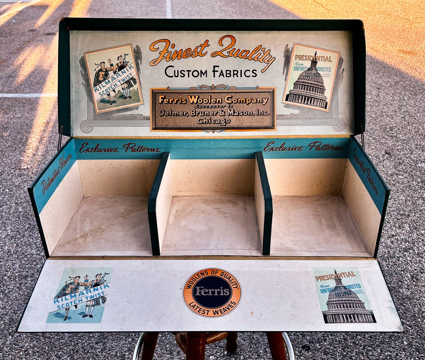Rare Collectible Vintage 1949 Fabric Advertising Box Ferris Woolen Co. 27½”