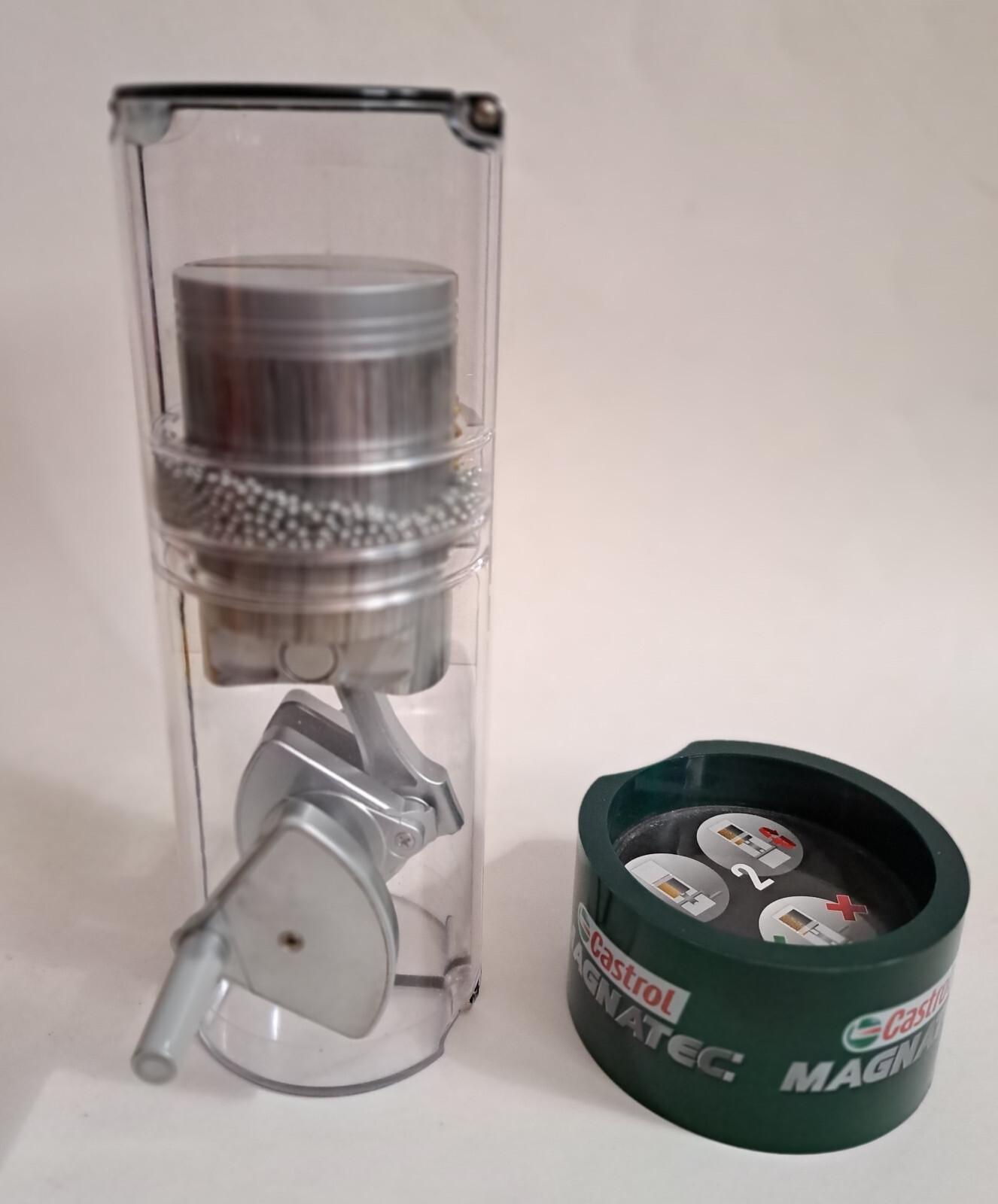 Castrol Advertising Magnatec Display Countertop Castrol Piece Display