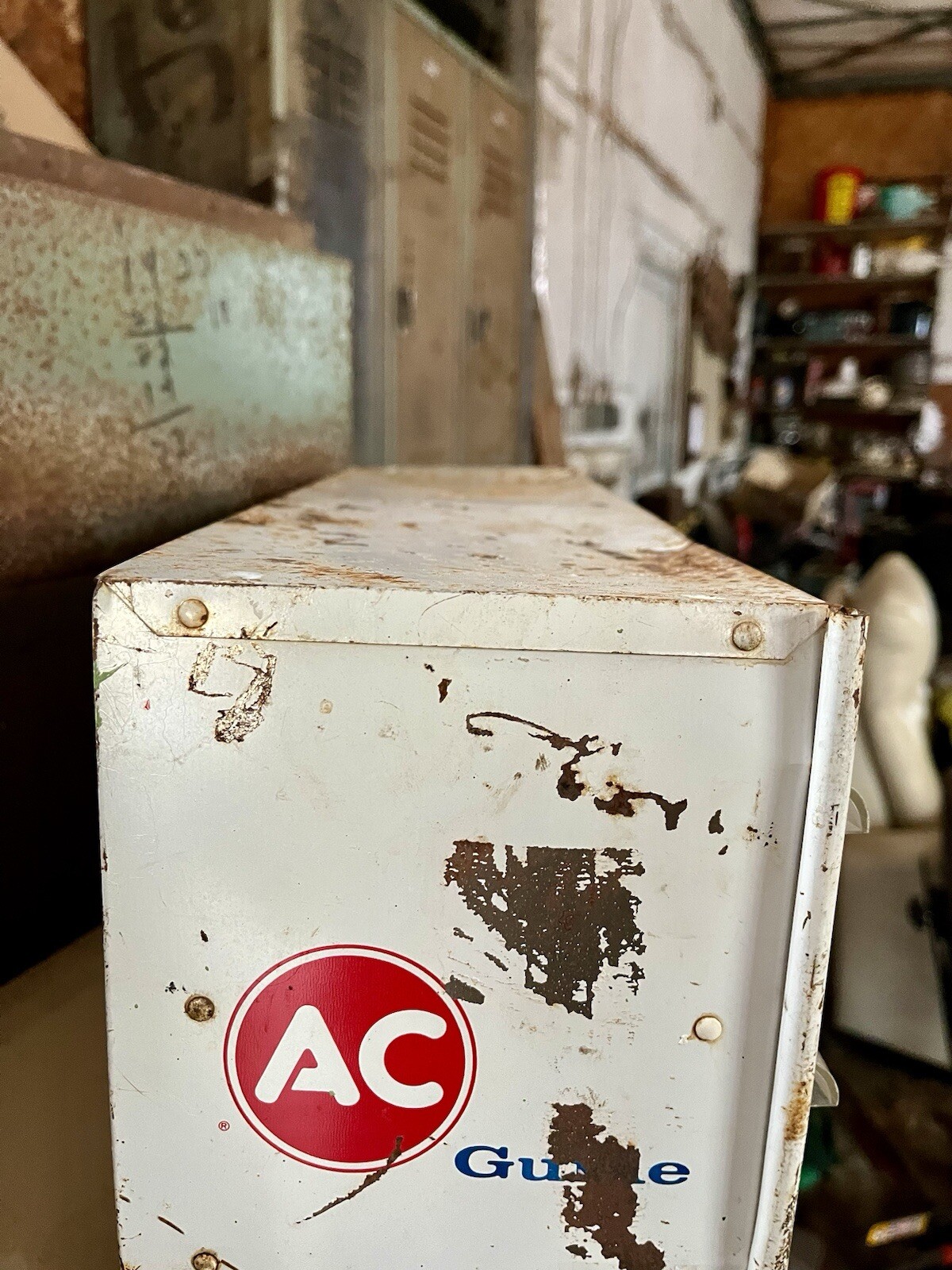 AC DELCO GUIDE Miniature Headlight Bulb Metal Storage Cabinet w/ 18 Slot Drawers