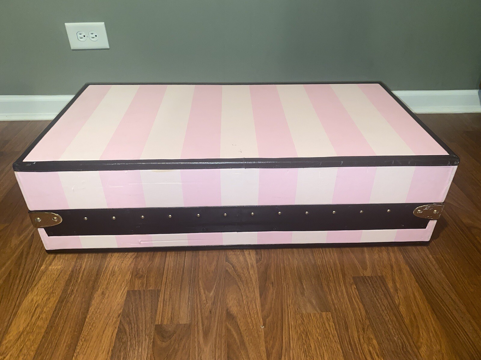 Vintage Victoria’s Secret Store Display Luggage Prop Pink RARE VS