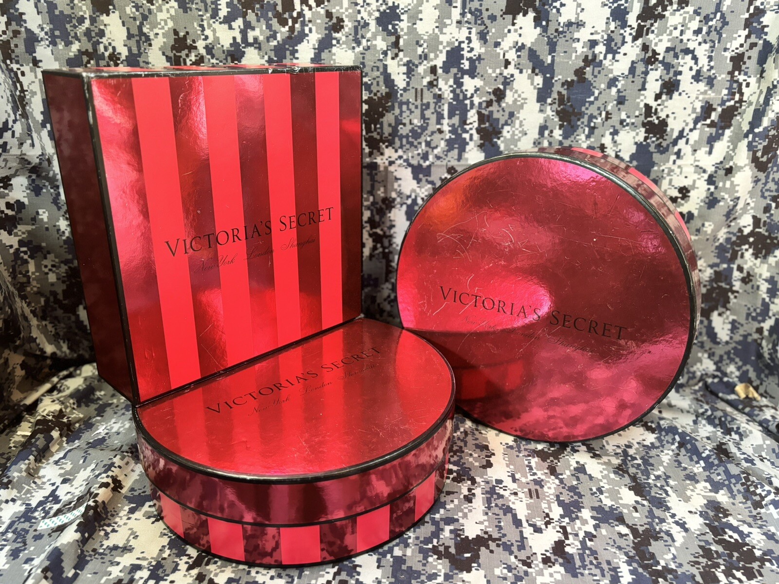 Victorias Secret Hat Display Store Boxes- Red/Pink Stripe- Lot Of 3-Round/square