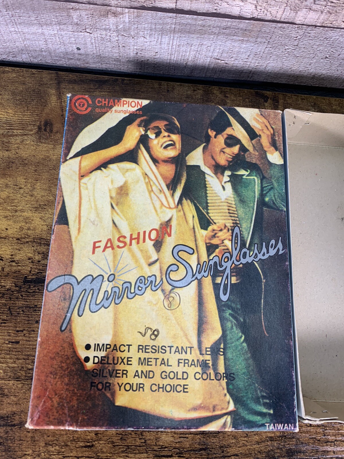 Vintage Champion Brand Fashion Mirror Sunglasses Store Box 1985 Taiwan Display