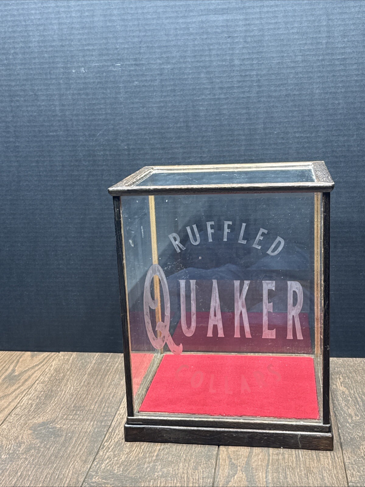 Vintage RUFFLED QUAKER COLLARS Retail Display Case