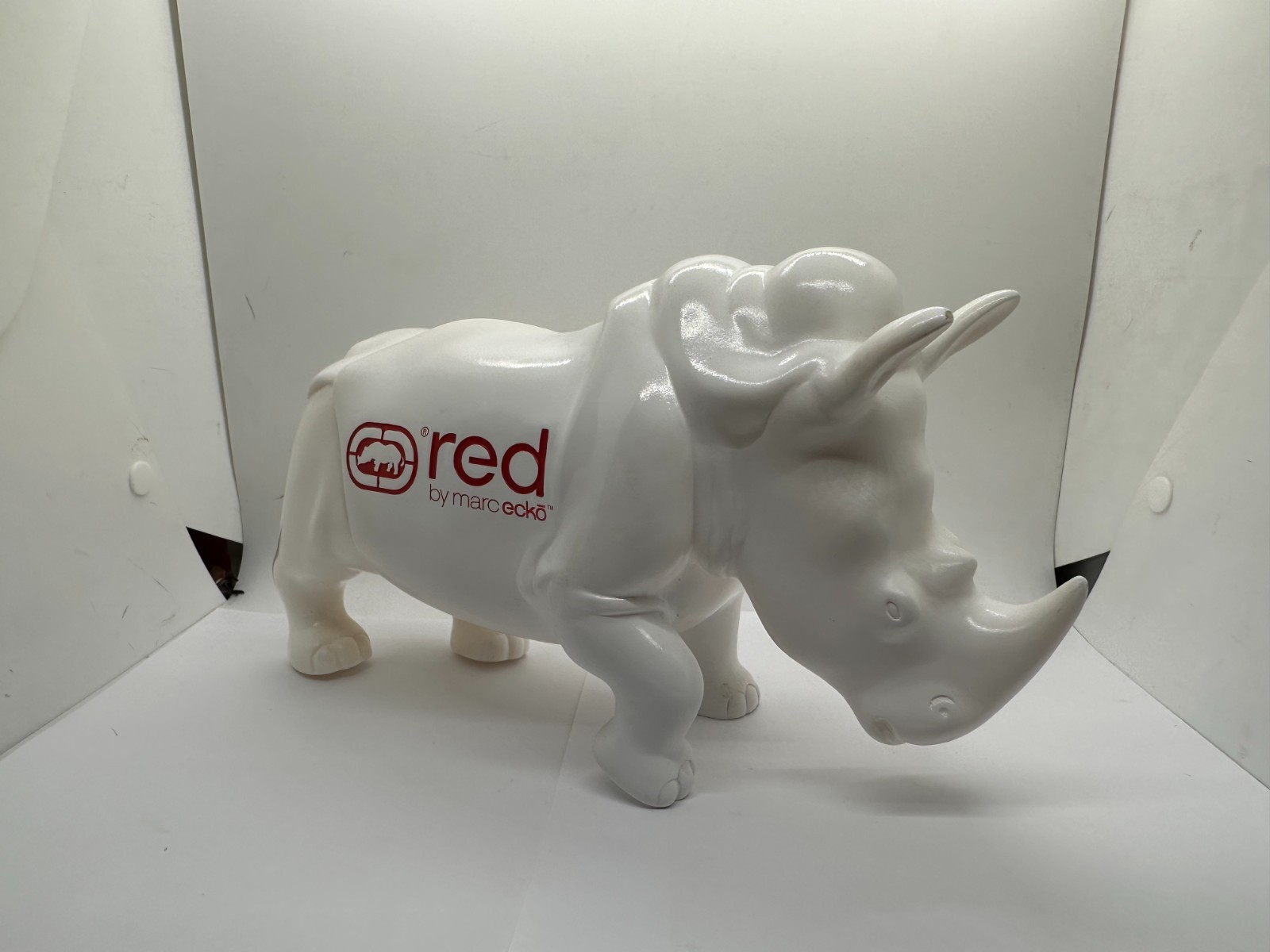 RARE MARC ECKO STORE DISPLAY WHITE RHINO RED “COLLECTIBLE” 11.5″x6.5″