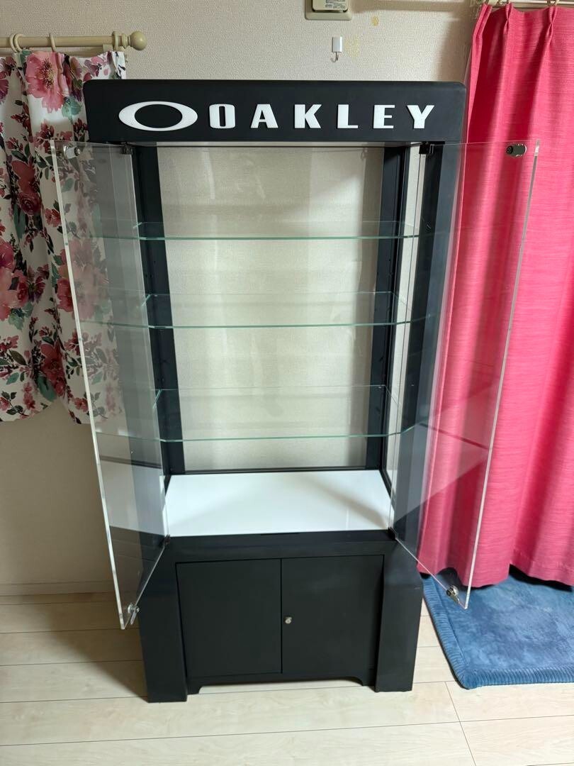 Oakley Display Showcase 89.5 x 183 x 53cm Fashion Accessories Interior b769