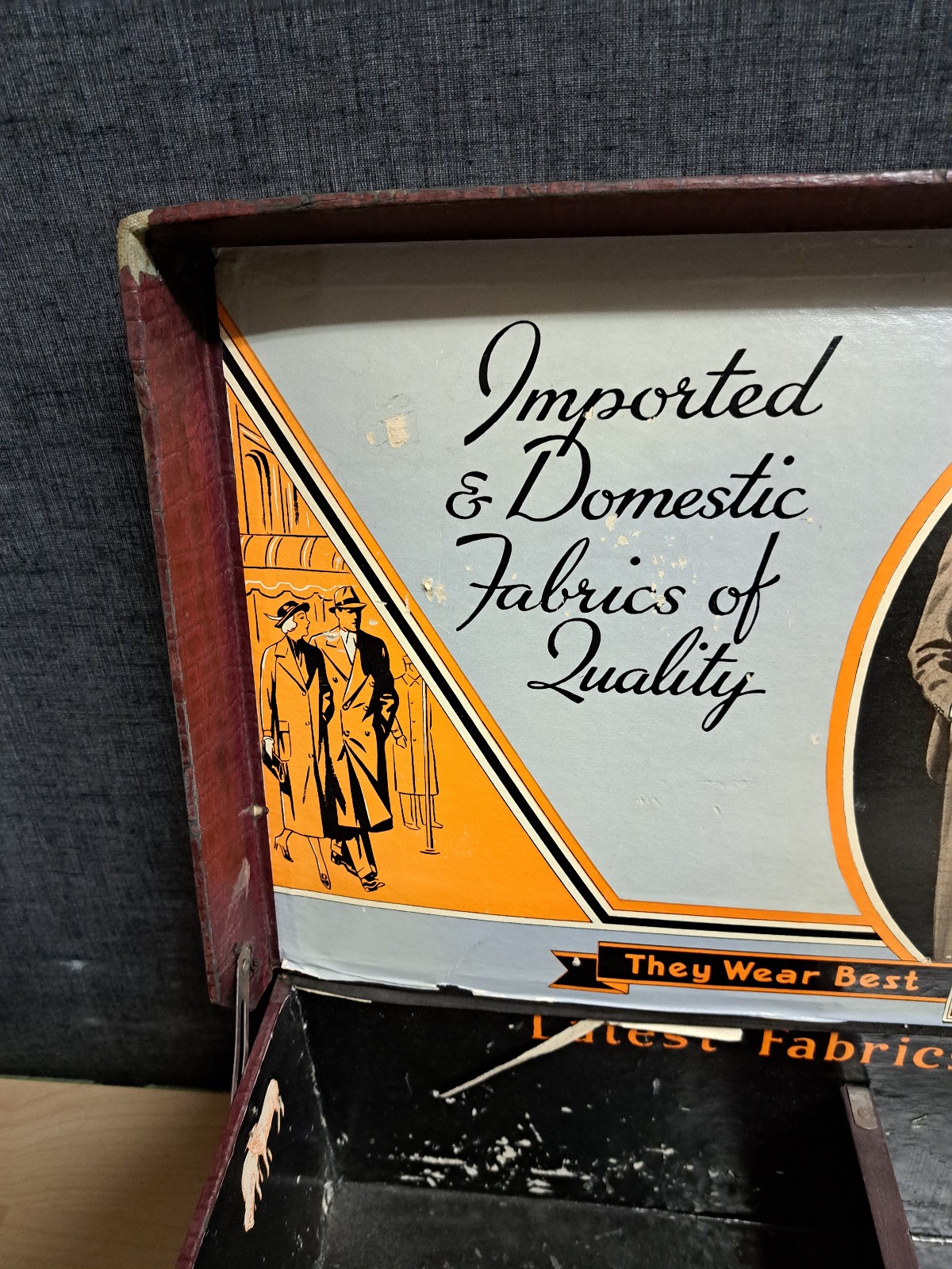 Detmer Woolens Vintage Traveling Sales Display,Sample Fabric Display Box