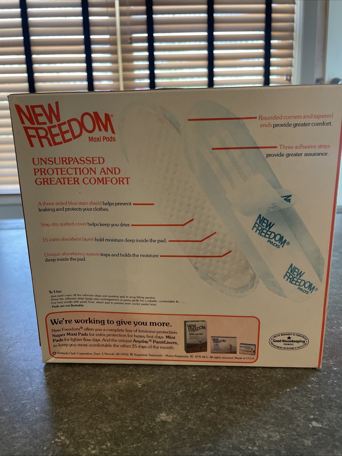 Vintage New Freedom Beltless Maxi Pads advertising Set Prop 70’s 80’s 12 Count