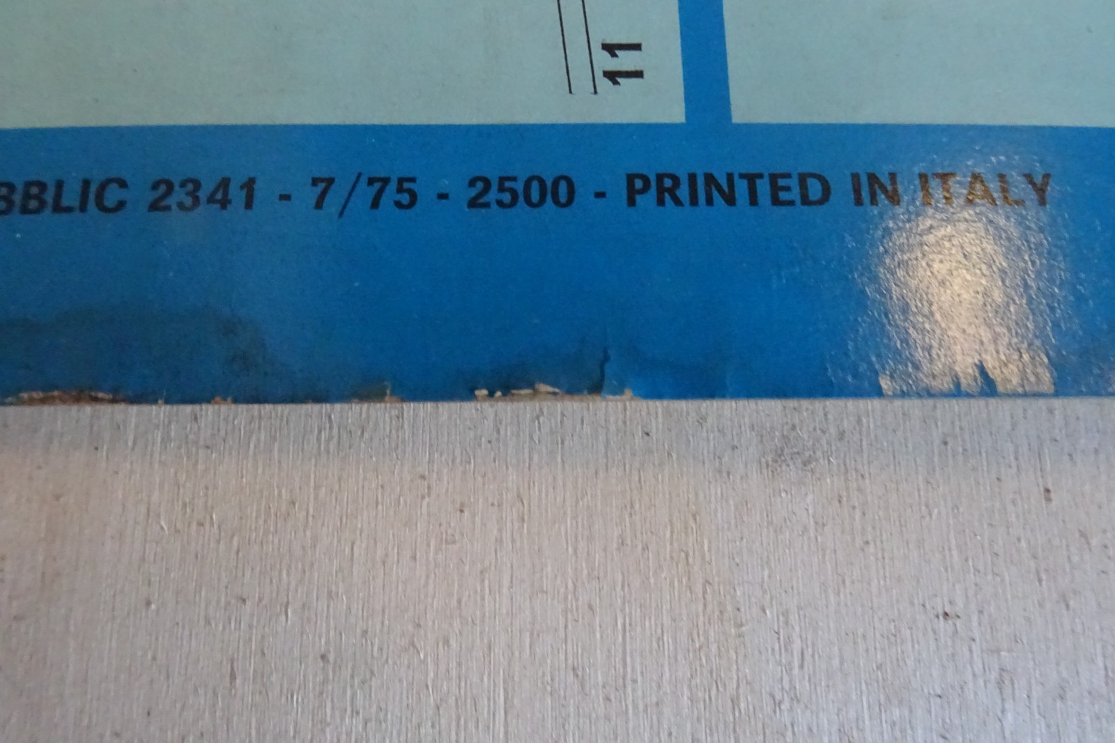 sign sign Alfa Romeo Alfetta engine specific equipment