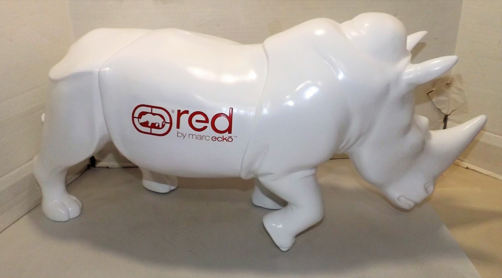 MARC ECKO STORE DISPLAY WHITE RHINO “COLLECTIBLE” 24″X12″ VERY RARE RED FONT