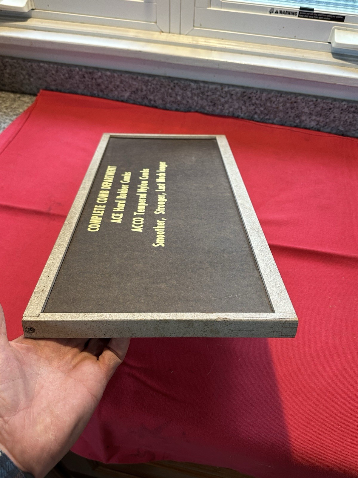 VINTAGE ACE HARD RUBBER COMBS / ACCO COMBS SALESMAN MASONITE GLASS DISPLAY BOARD